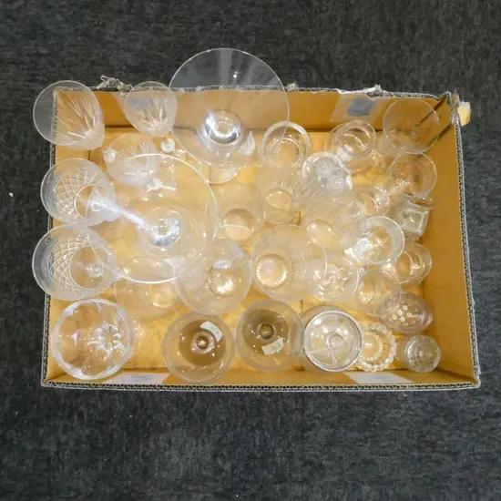 TRAY OF CRYSTAL GLASSES VASES & CONDERMENTS