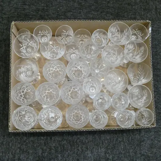 TRAY OF CRYSTAL GLASSES