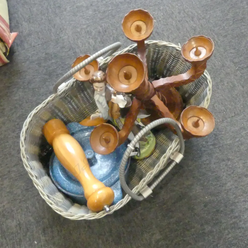 ASST. COLLECTABLES INCLUDING CAST IRON ENAMEL POT, PR WOOD S/P, BAG, etc Image 1++