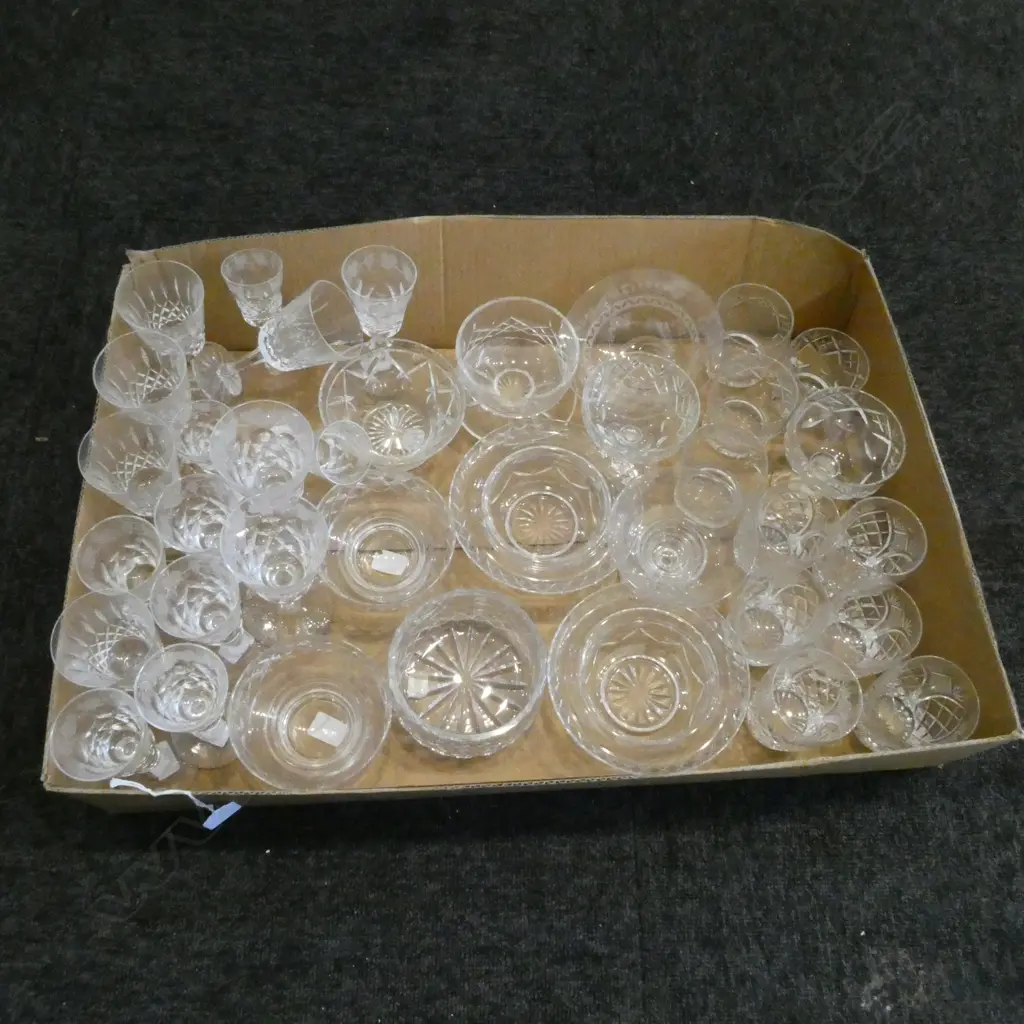 TRAY OF QUALITY CRYSTAL GLASSES SUNDAES & BOWLS Image 1++