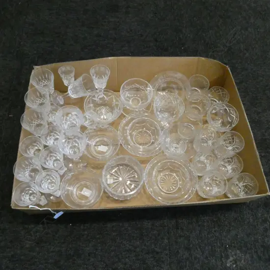 TRAY OF QUALITY CRYSTAL GLASSES SUNDAES & BOWLS