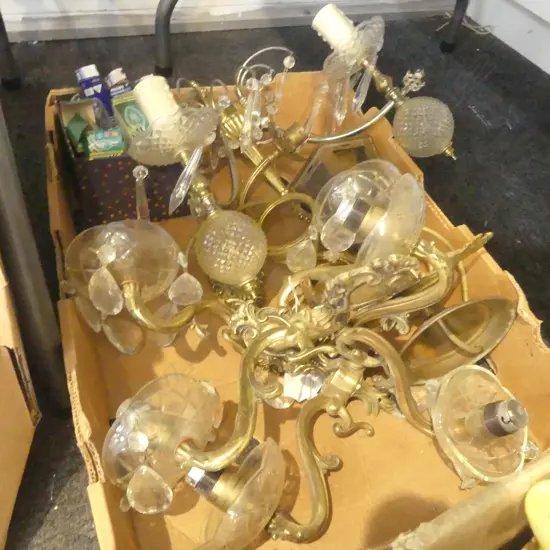 5 WALL LIGHT CHANDERLERS BRASS TABLE LAMP & BULBS