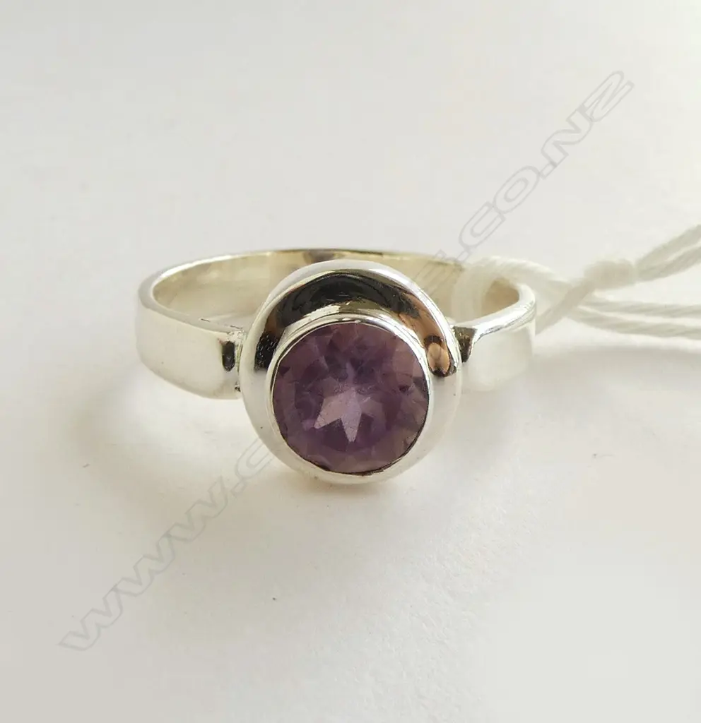 SILVER SET AMETHYST RING SIZE S Image 1++