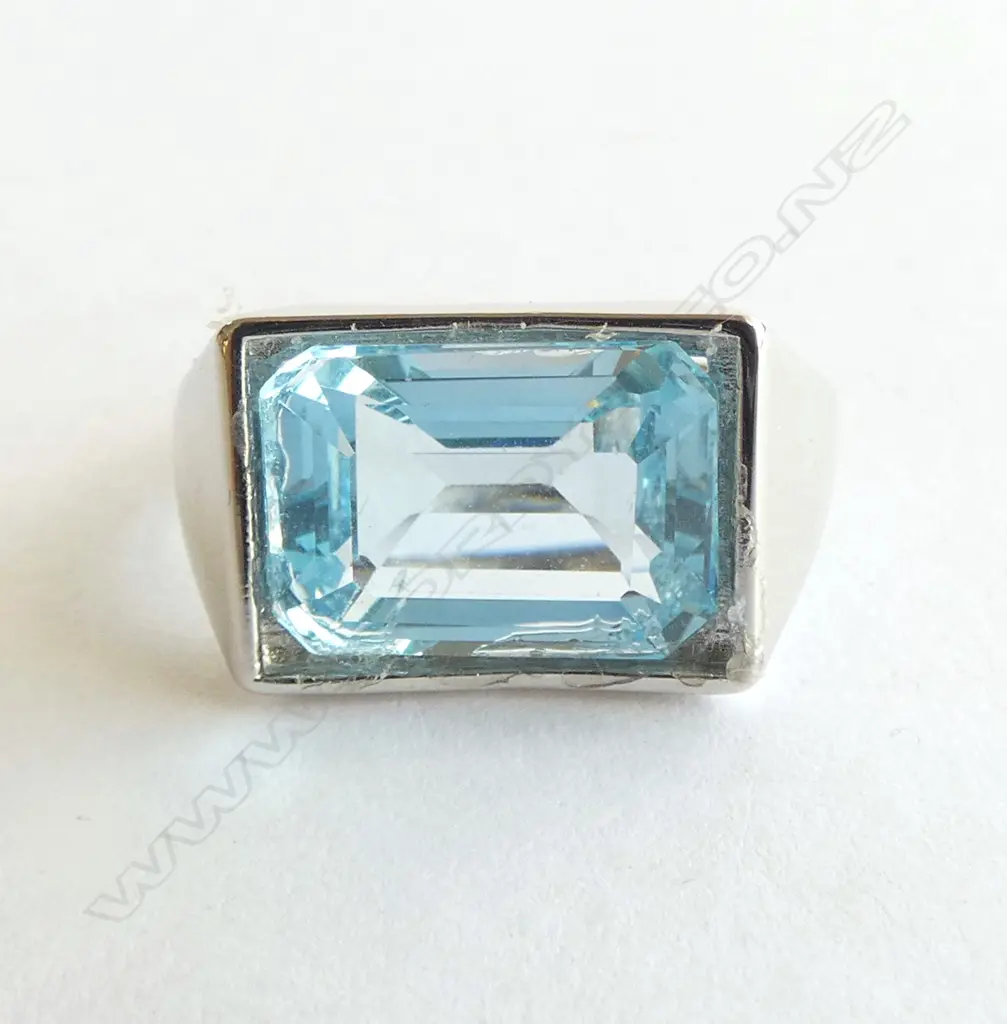 SILVER ?  BLUE TOPAZ, OCTAGON CUT, 8.19ct, AIG CERT (stone glued in) Adjustable size Image 1++