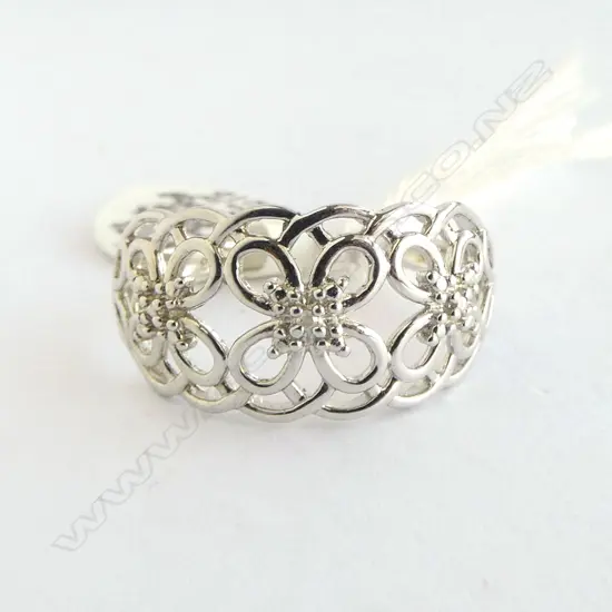 SILVER & small DIAMOND SET RING SIZE P