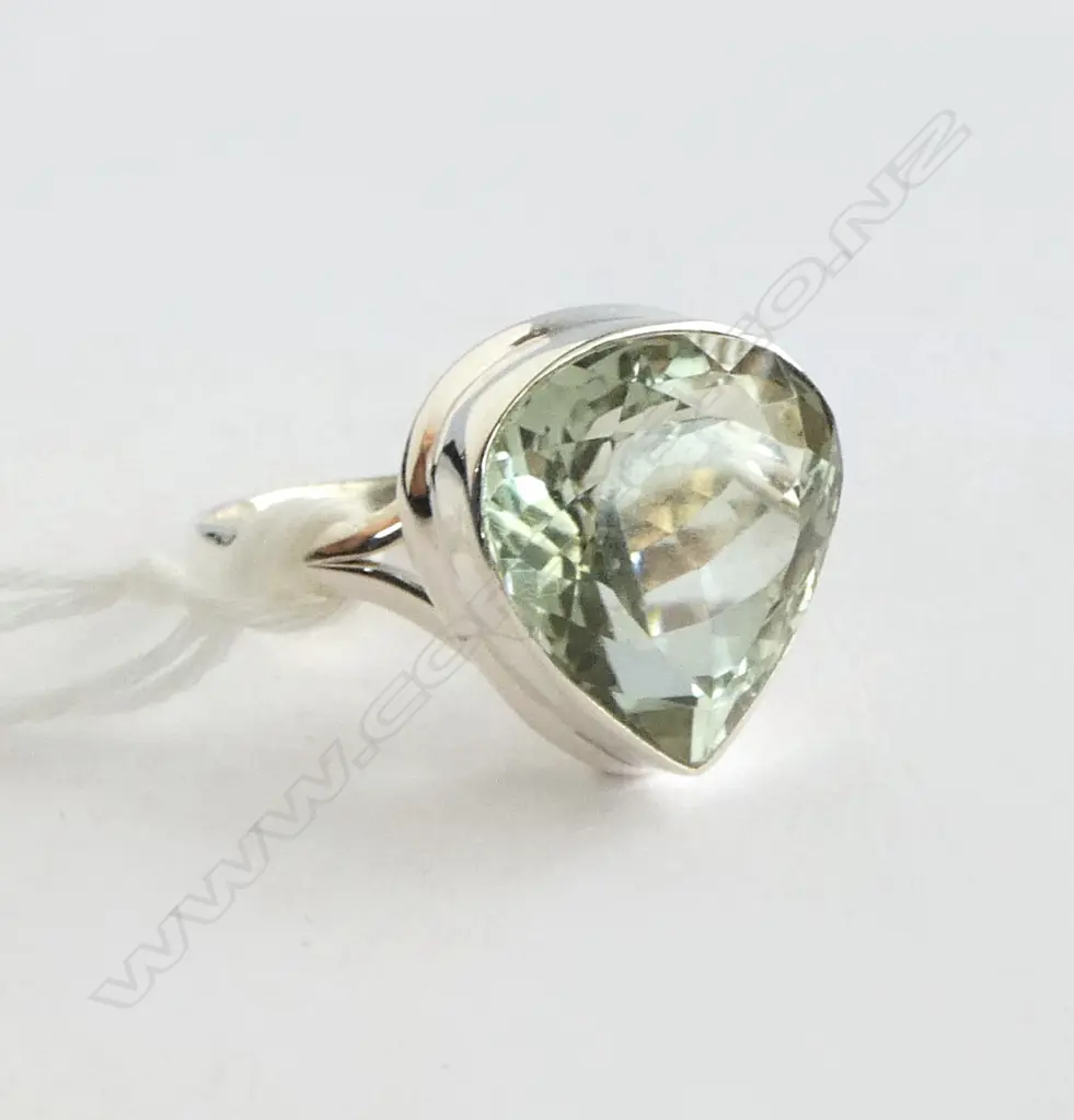 SILVER SET  GREEN AMETHYST RING SIZE R Image 1++