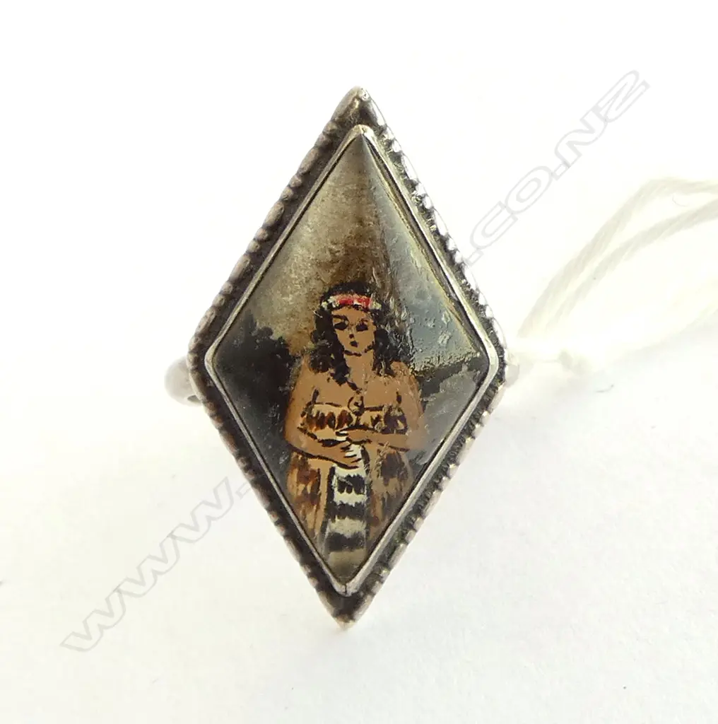 SILVER RING w HAND PAINTED MAORI WOMAN ( resin top?) SIZE L Image 1++
