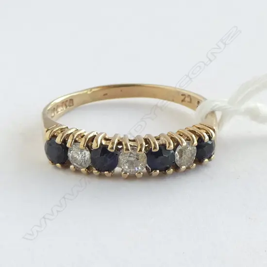 **RTV**  9ct SAPPHIRE & CZ RING, 1.8gm SIZE P