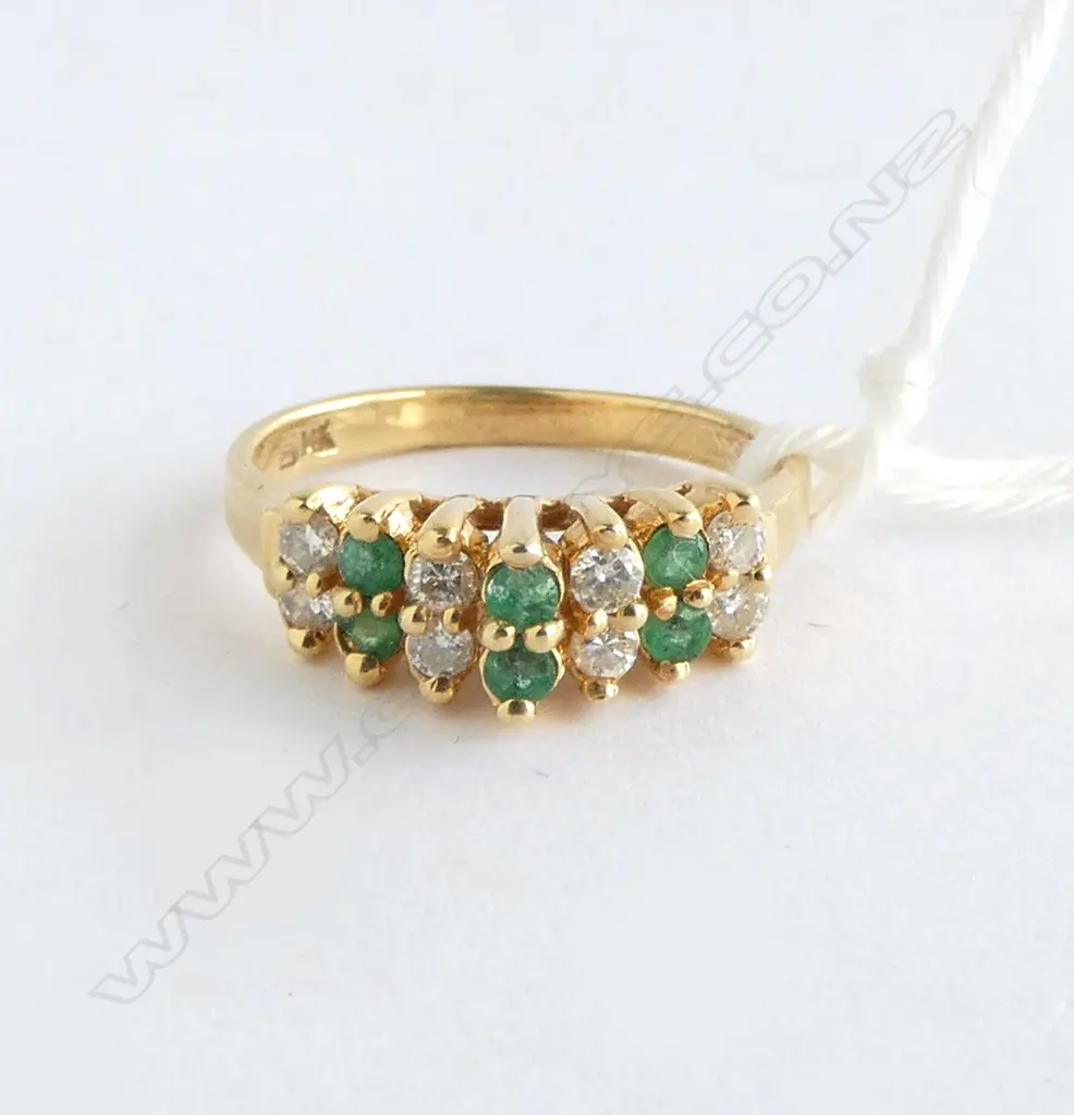 14ct Y/GOLD EMERALD & DIAMOND RING stepped setting w 7 pairs of stones 3.1gms SIZE L Image 1++