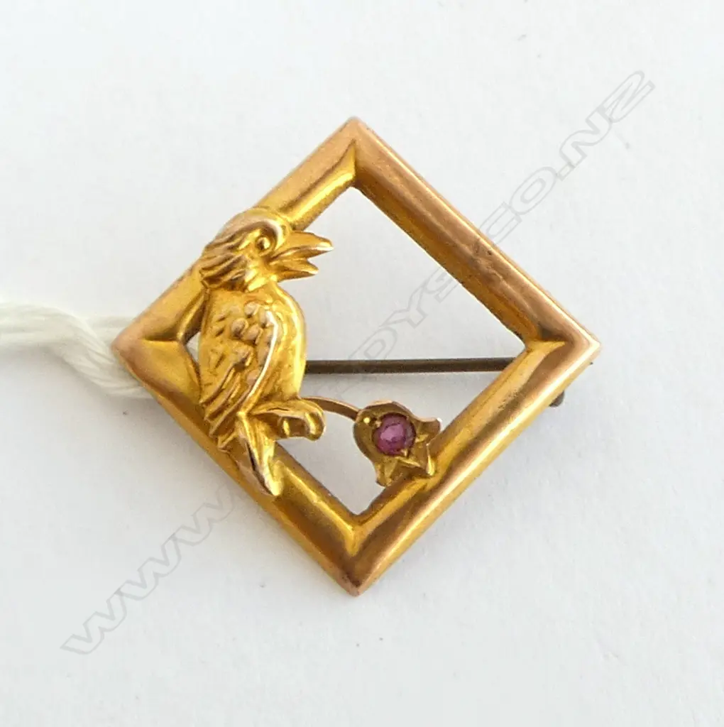 9ct KOOKABURRA BROOCH w RED STONE, 1.7gm Image 1++
