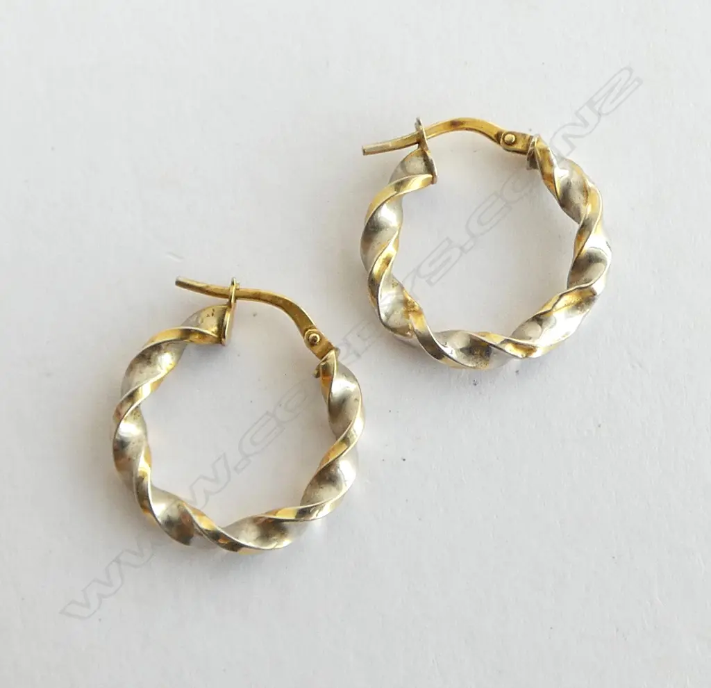 PR 9ct TWO TONE GOLD TWISTED HOOP EARRINGS, 1.2gm Image 1++
