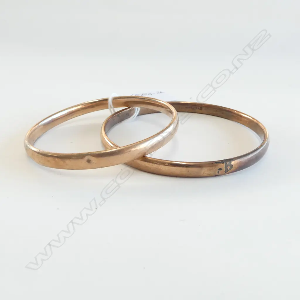 2 SILVER LINED ROLLED GOLD BRACELETS Image 1++