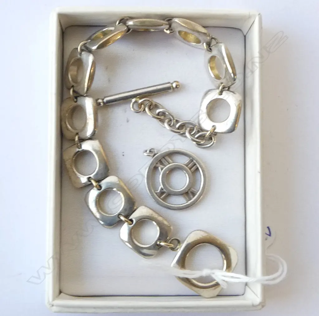 SILVER PLATE BRACELET MARKED T&CO925 (WORN) + PENDANT MARKED ATLAS 2003 TIFFANY & CO. 925 Image 1++