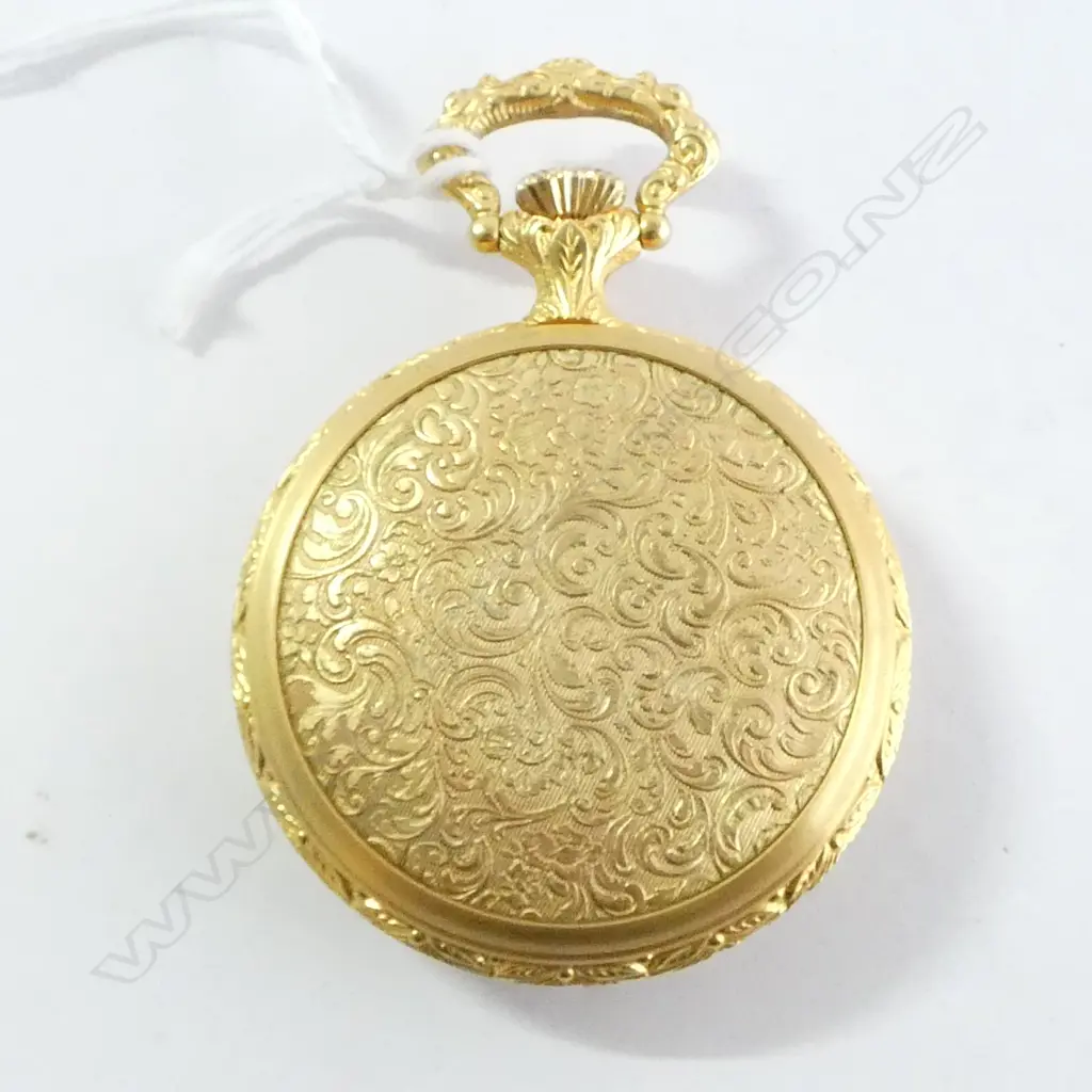 HARDIE INTRENATIONAL MODERN ANTIQUE STYLE GENTS POCKET WATCH enamelled hand painted cover. Working Image 1++