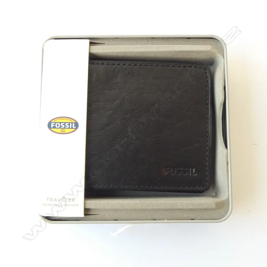 FOSSIL BRAND LEATHER WALLET, NEW OLD STOCK Image 1++