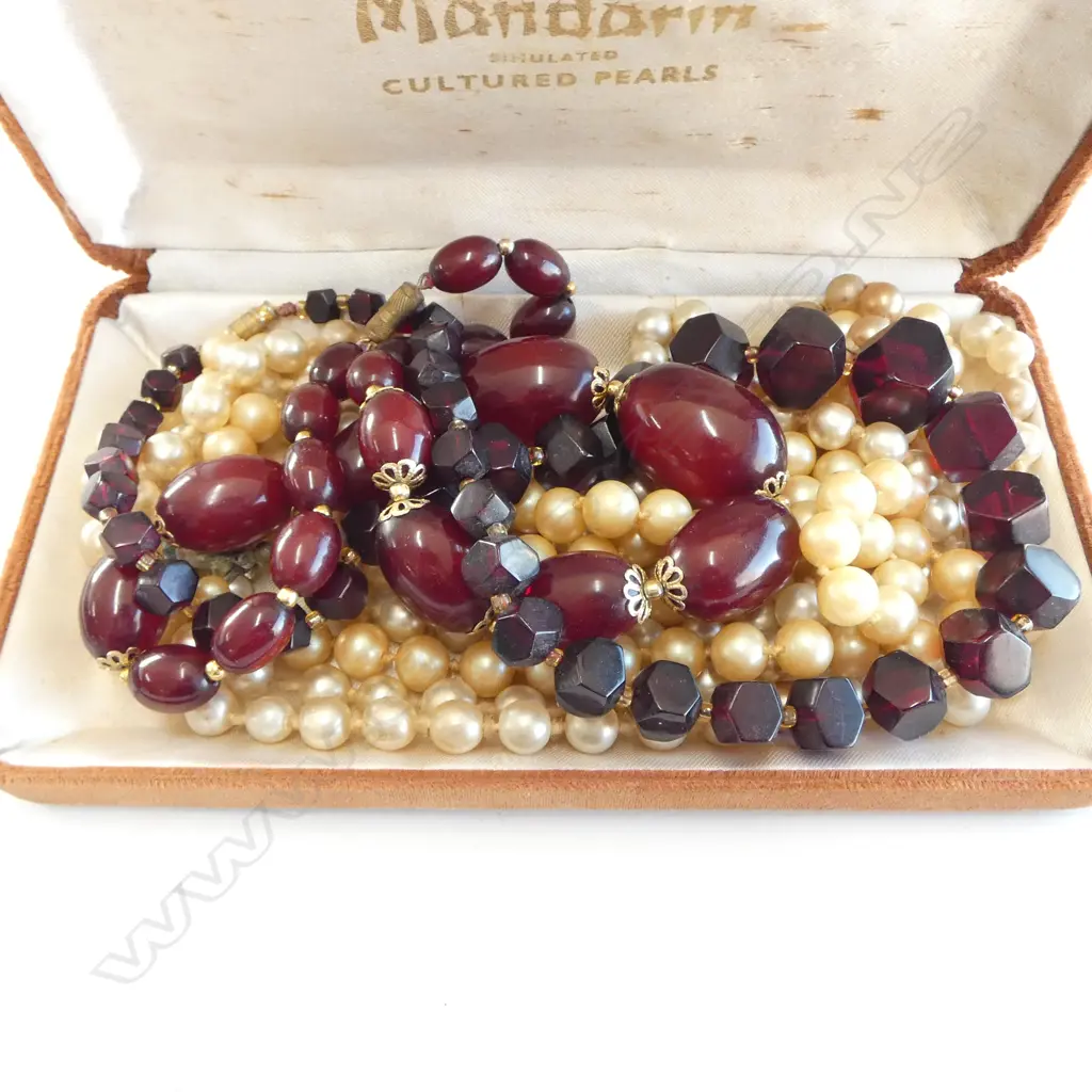 2 VINTAGE BAKELITE NECKLACES & 2 STRANDS of COSTUME PEARLS Image 1++