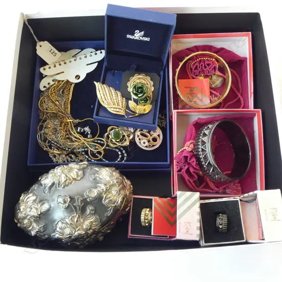 BOX OF COSTUME JEWELLERY & EP JEWELLERY BOX 