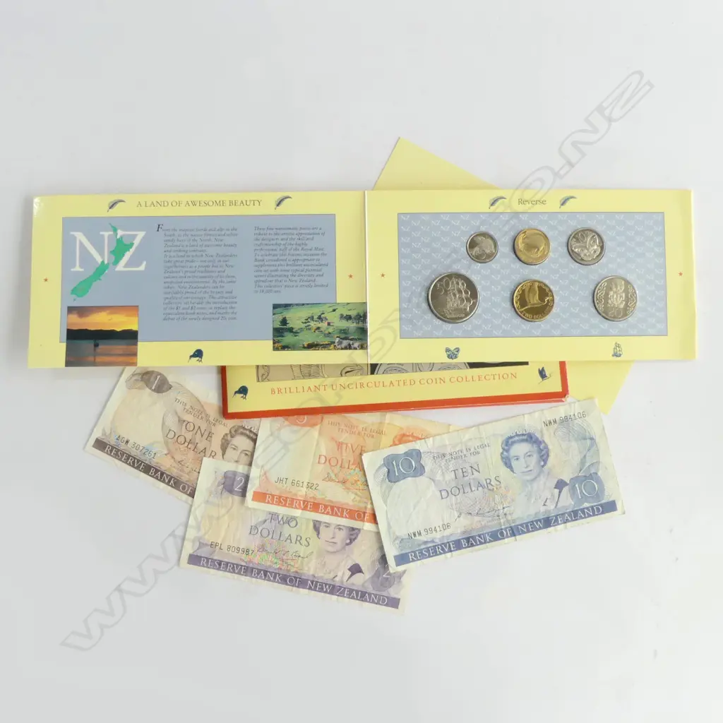 4 N.Z. BANK NOTES (1, 2, 5, 10), + N.Z.1990 COIN SET  Image 1++