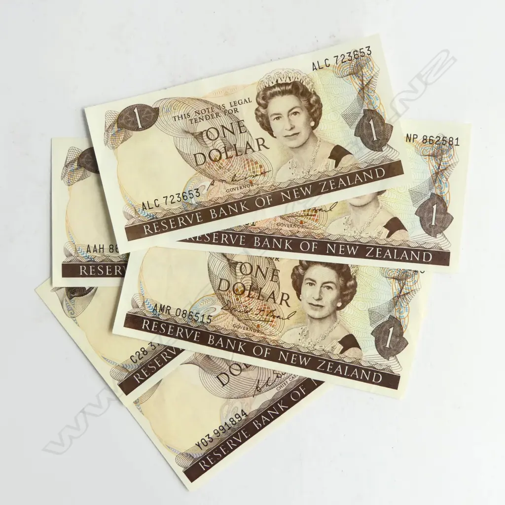 6 $1 N.Z. UNCIRCULATED BANK NOTES SIGNED BY 5 SEPERATE RESERVE BANK GOVERNOR Image 1++
