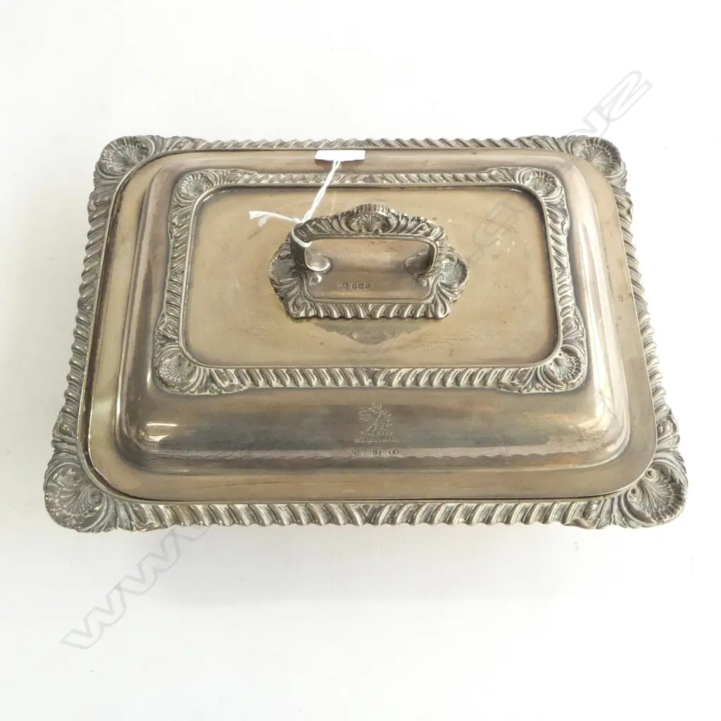 STERLING SILVER SHEFFIELD 1902 LIDDED ENTREE DISH detachable handle gadroon rims. Crested. 1594gms Image 1++