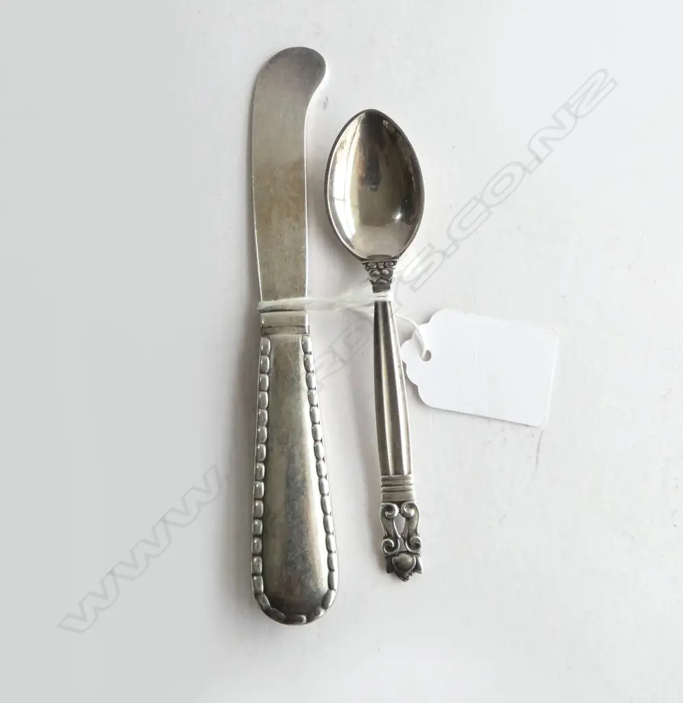 **RTV**GEORG JENSEN STG SILVER PATE KNIFE & G/J 'ACORN' STG TEASPOON (TOTAL 47.19gms) Image 1++