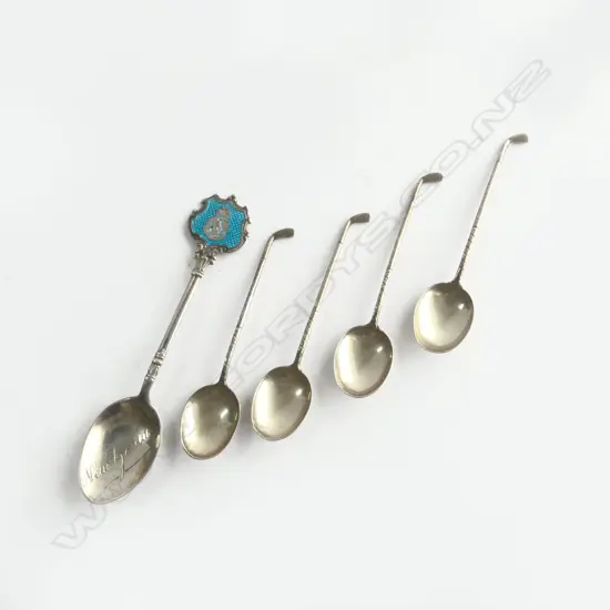 4 SILVER GOLFING COFFEE SPOONS + SILVER TIKI ENAMELLED NZ SOVENIER SPOON 34gms