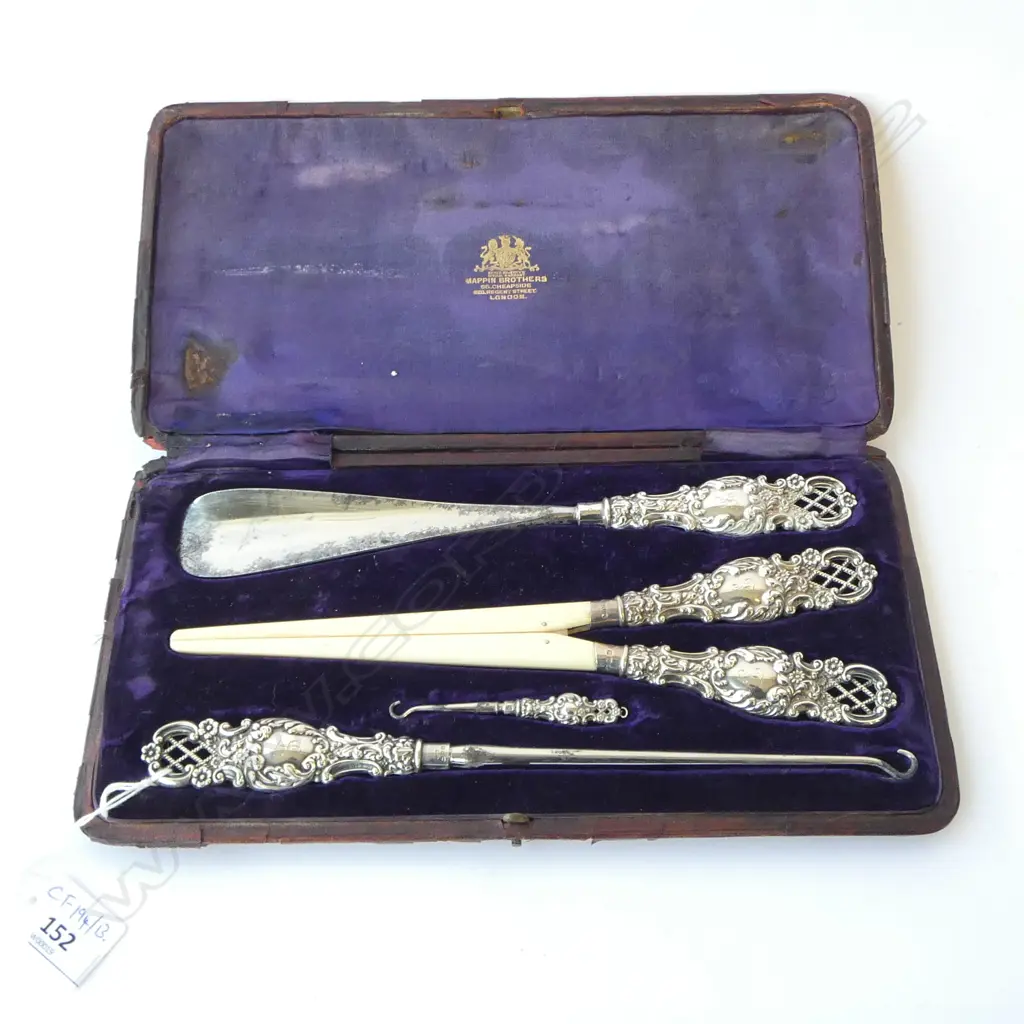 4 PCE CASED DRESSING SET w. STG SILVER HANDLES Image 1++