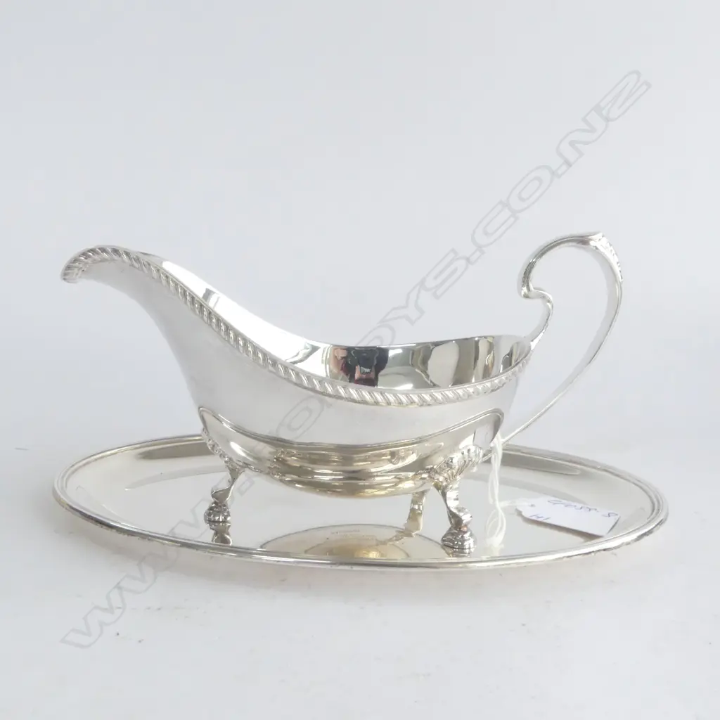 STERLING SILVER GRAVY BOAT London 1977 on TRAY import mark London 1984. In Mappin & Webb box.482gms Image 1++