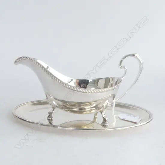 STERLING SILVER GRAVY BOAT London 1977 on TRAY import mark London 1984. In Mappin & Webb box.482gms