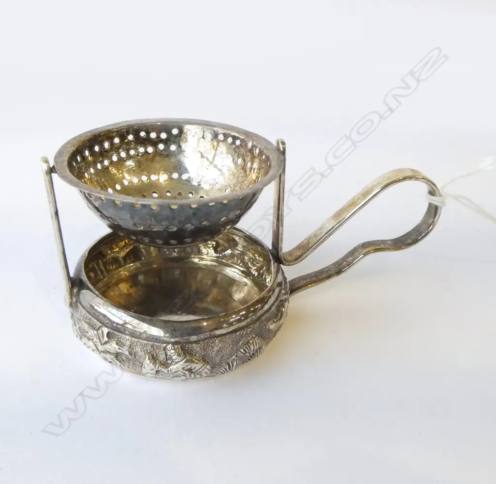 925 SILVER TEA STRAINER, 72gms Image 1++