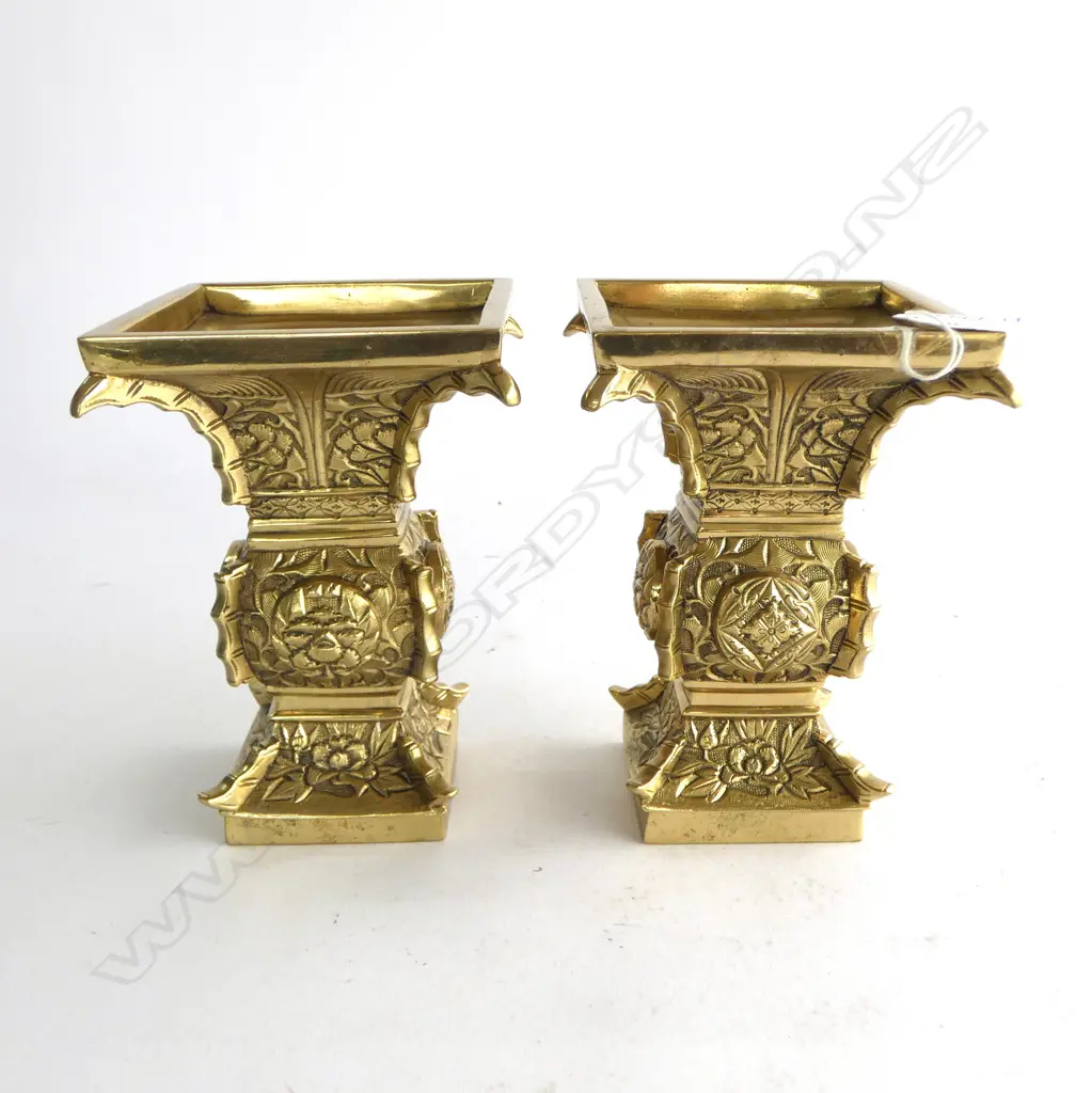 PR ORIENTAL QUALITY DECORATVE BRONZE VASES baluster square section. Heavy. H.147mm Image 1++