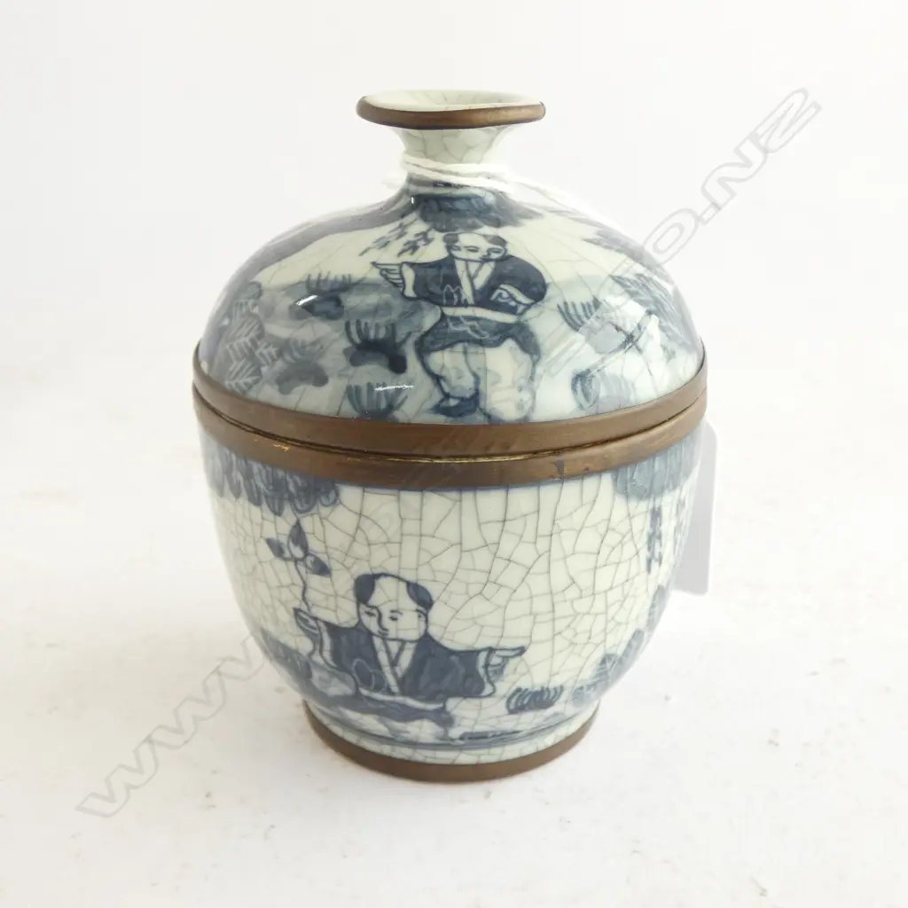 CHINESE B/W CRACKLE GLAZED LIDDED JAR, H.85mm Image 1++