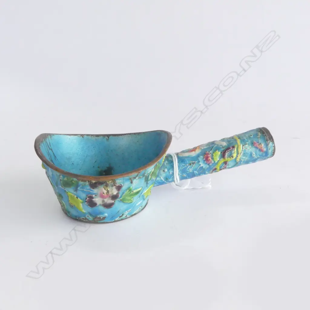 CHINESE ENAMELLED BLUE HANDLED COPPER SILK IRON. Hot coals are traditionally placed inside. L.135mm Image 1++