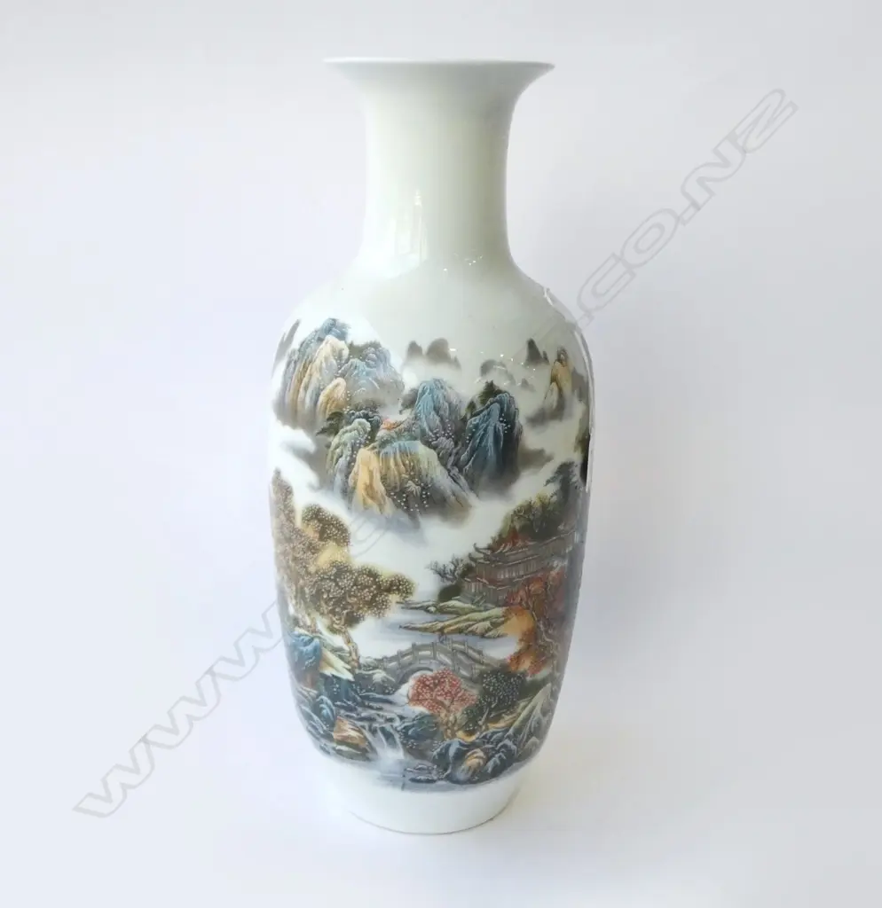 LARGE CHINESE HAND PAINTED SCENIC VASE H465MM Image 1++