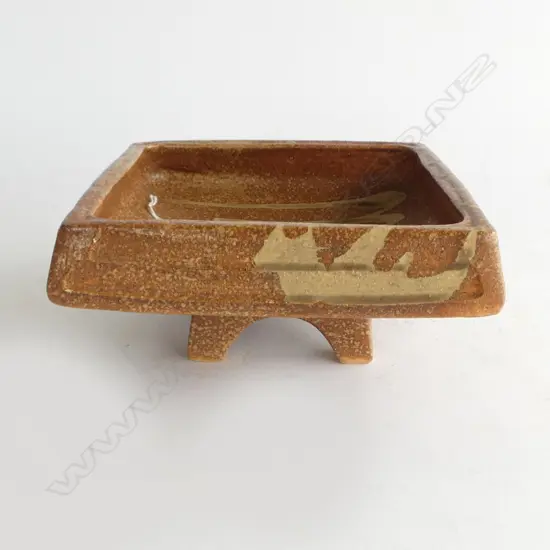 JAPANESE SHIGARAKI WOOD FIRED FOOTED DISH c1960s H.100 x 220 x 220mm
