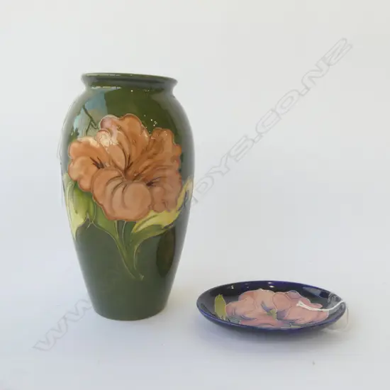 MOORCROFT HIBISCUS VASE, H.135mm & MOORCROFT MAGNOLIA PIN DISH, L.110mm