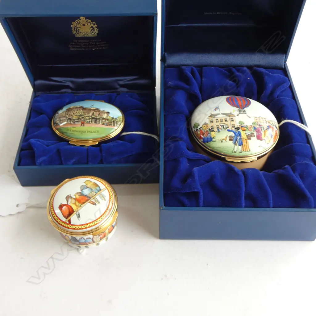 THREE 'HALCYON DAYS ENAMELS' TRINKET/PILL BOXES (2 boxed) Image 1++