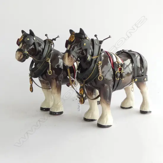 2 DRAFT HORSE FIGURINES IN LIVERY L.260mm