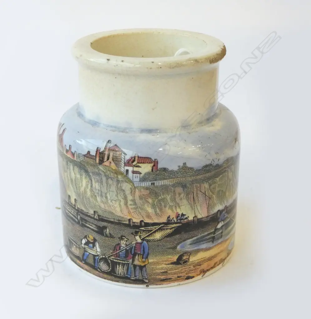 PRATTWARE FISHPASTE POT (SOME SMALL CHIPS) H.85mm Image 1++