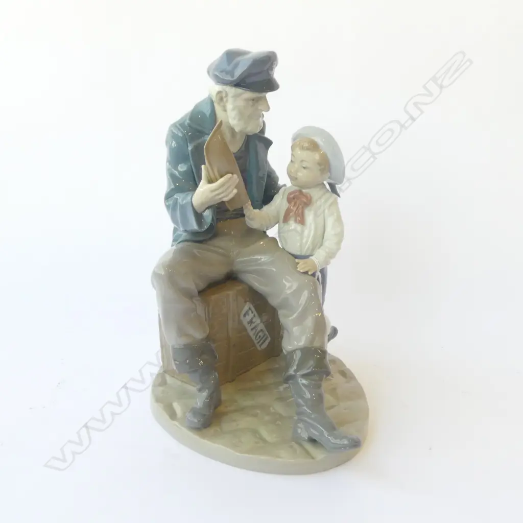 LLADRO 'A TALL YARN', FISHERMAN & FRIEND, H.270mm Image 1++