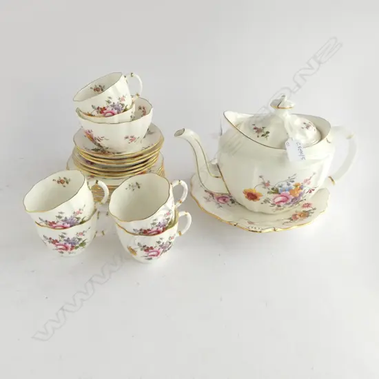 21 PCE ROYAL CROWN DERBY 'DERBY POSIES' TEA SET
