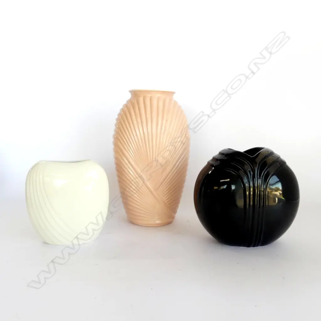 THREE VINTAGE VASES H.310mm Image 1++