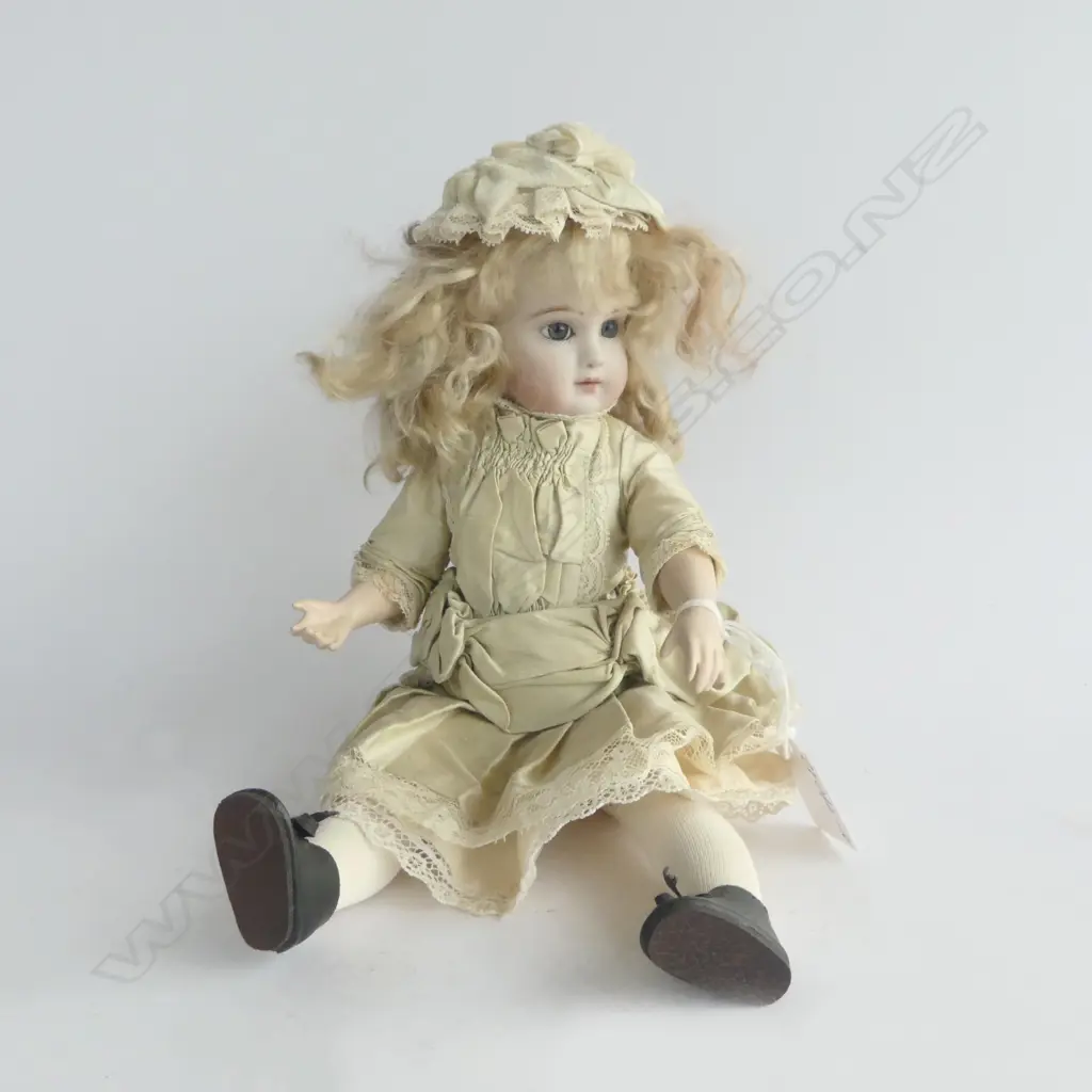VINTAGE CHINA DOLL made in DUNEDIN, H.280mm Image 1++