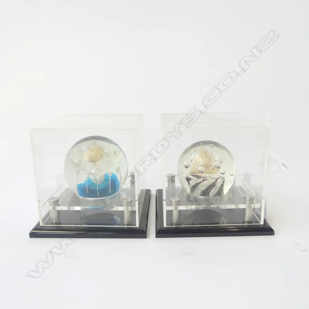 2 CASED ART GLASS PAPERWEIGHTS H.130mm Image 1++