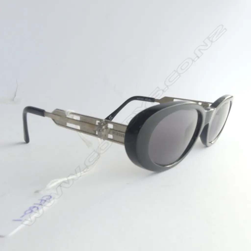 VERSUS SUNGLASSES in case  Image 1++