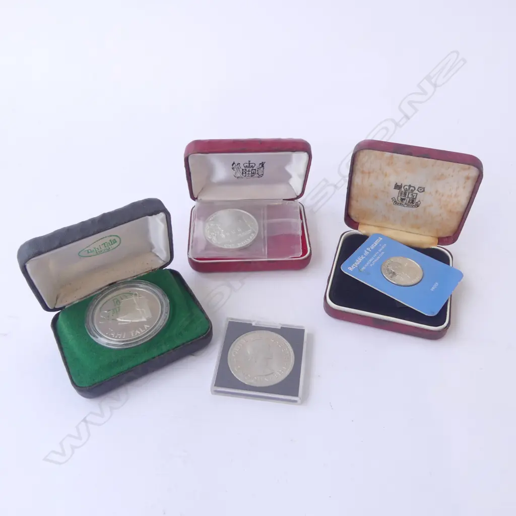 3 PROOF SILVER CASED COINS: NZ 1977 + TOKELAU 1978$1 + PANAMA 150 Balboa + NZ UNC 1953 Image 1++