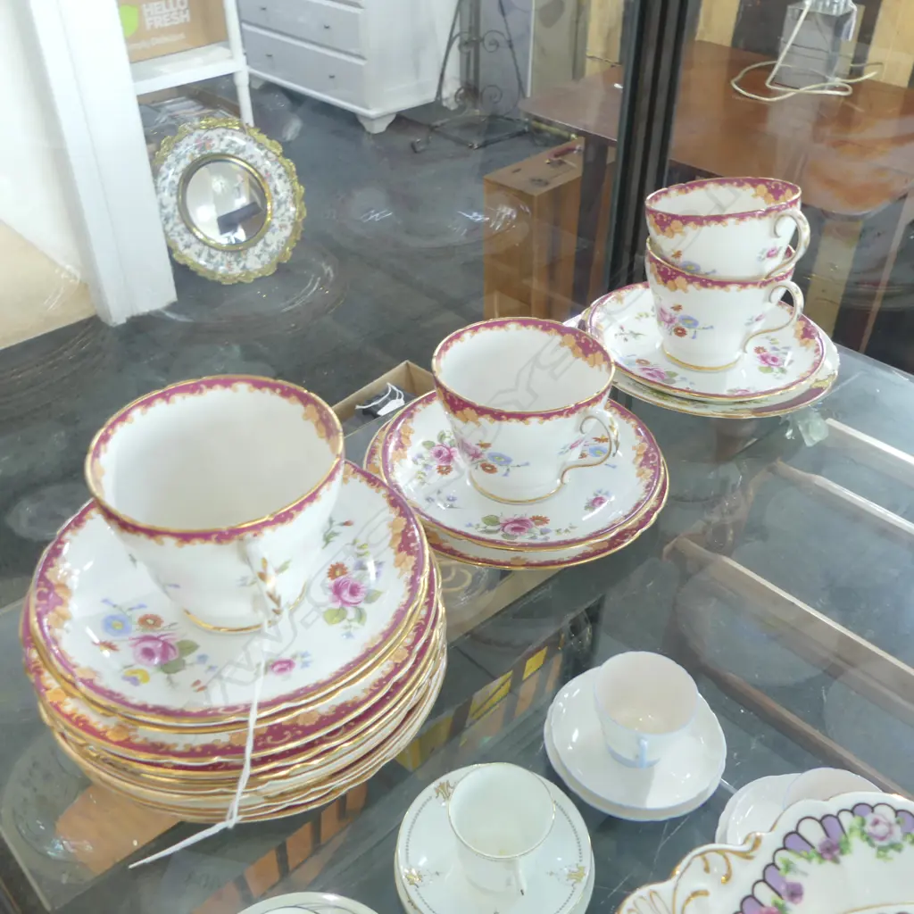 4 SHELLEY CHINA MATCHING CSPS WITH 6 OTHER PAT SIDEPLATES Image 1++