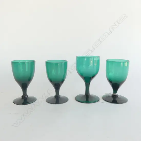 4 ANTIQUE WINE GLASSES H.125mm (SOME SMALL CHIPS)