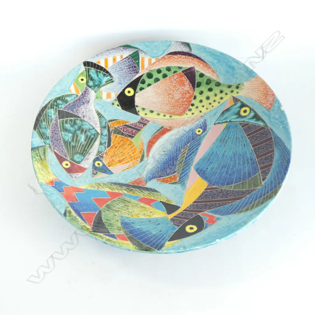 LG ZEKE WOLF POTTERY CHARGER small chips to rim 450mm dia Image 1++