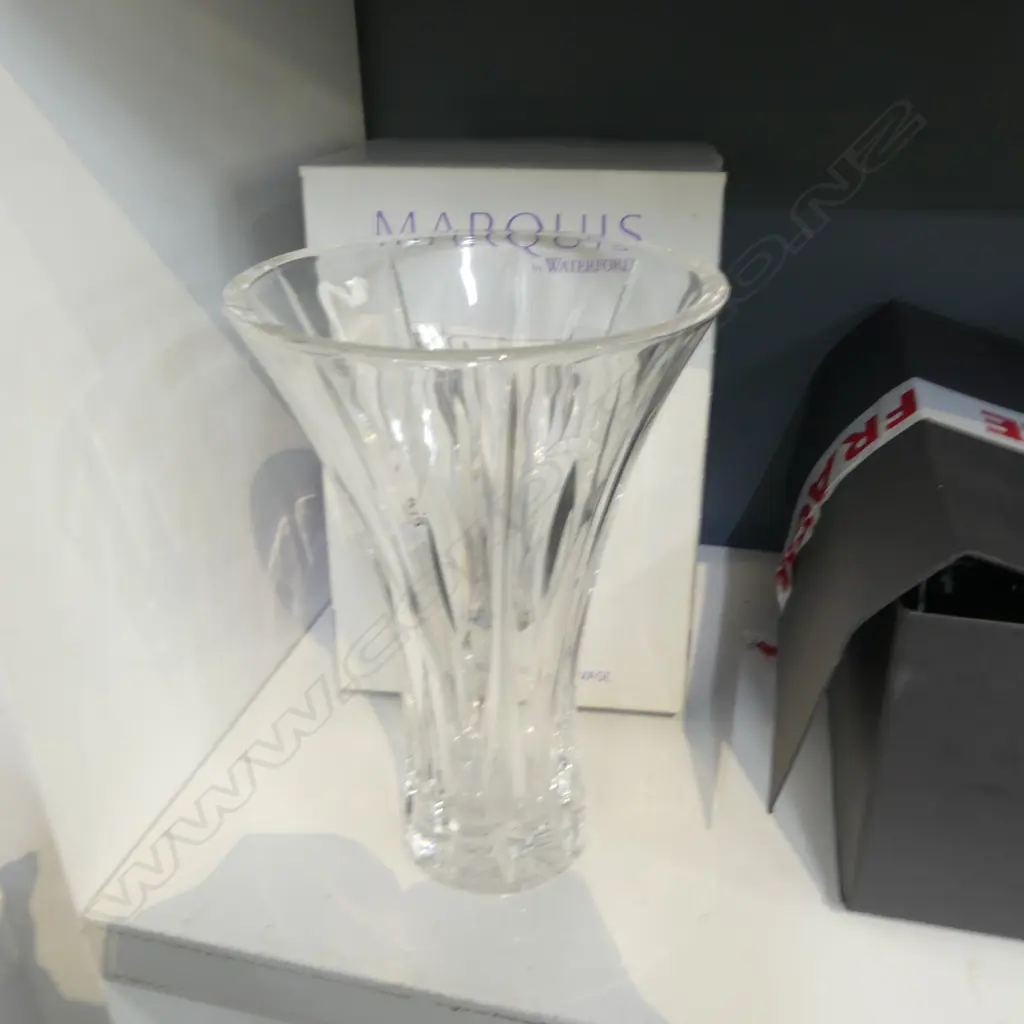 MARQUIS WATERFORD CRYSTAL VASE H240MM Image 1++